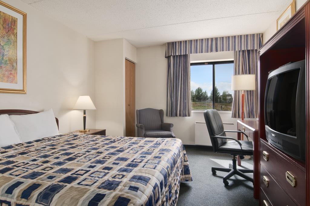 Travelodge Calgary Macleod Trail Номер фото