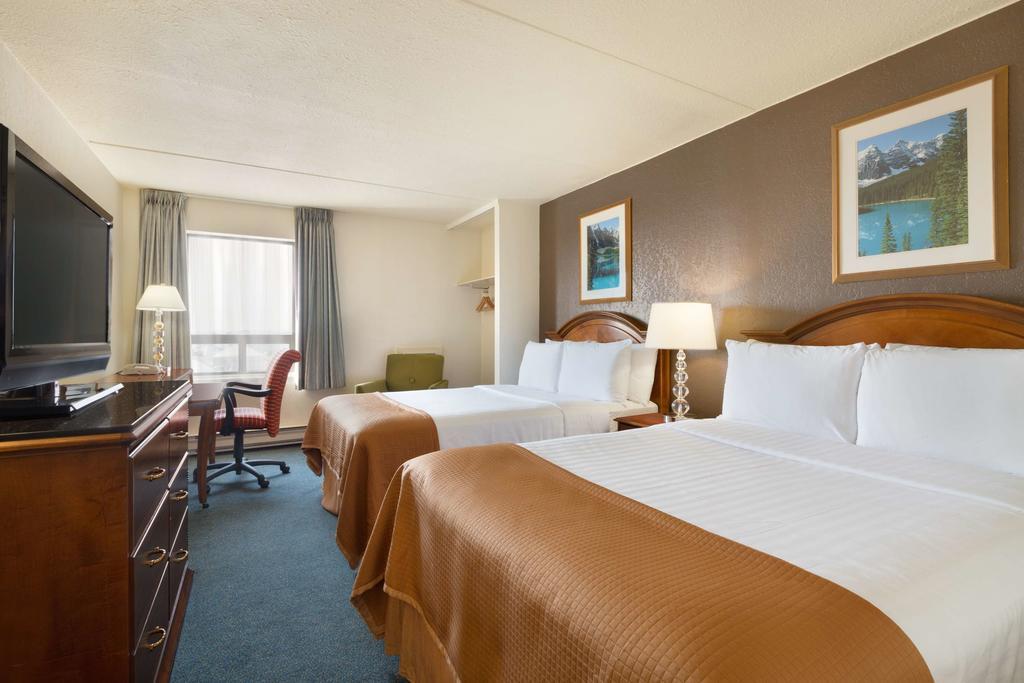 Travelodge Calgary Macleod Trail Экстерьер фото