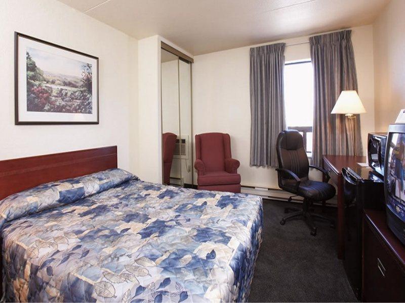 Travelodge Calgary Macleod Trail Номер фото