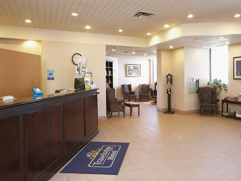 Travelodge Calgary Macleod Trail Экстерьер фото