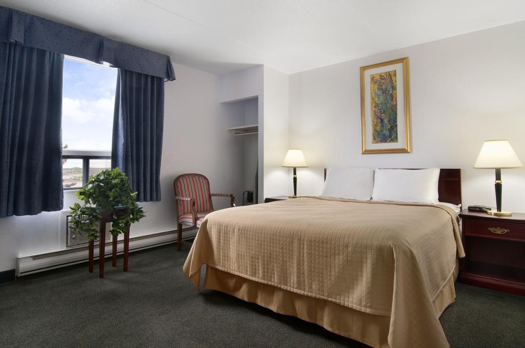 Travelodge Calgary Macleod Trail Экстерьер фото